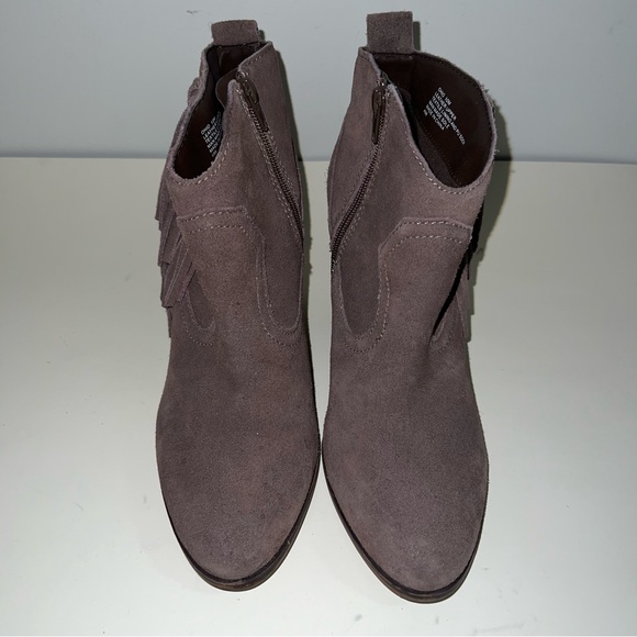 Steve Madden Suede Ohio Fringe Bootie Taupe - Picture 2 of 5
